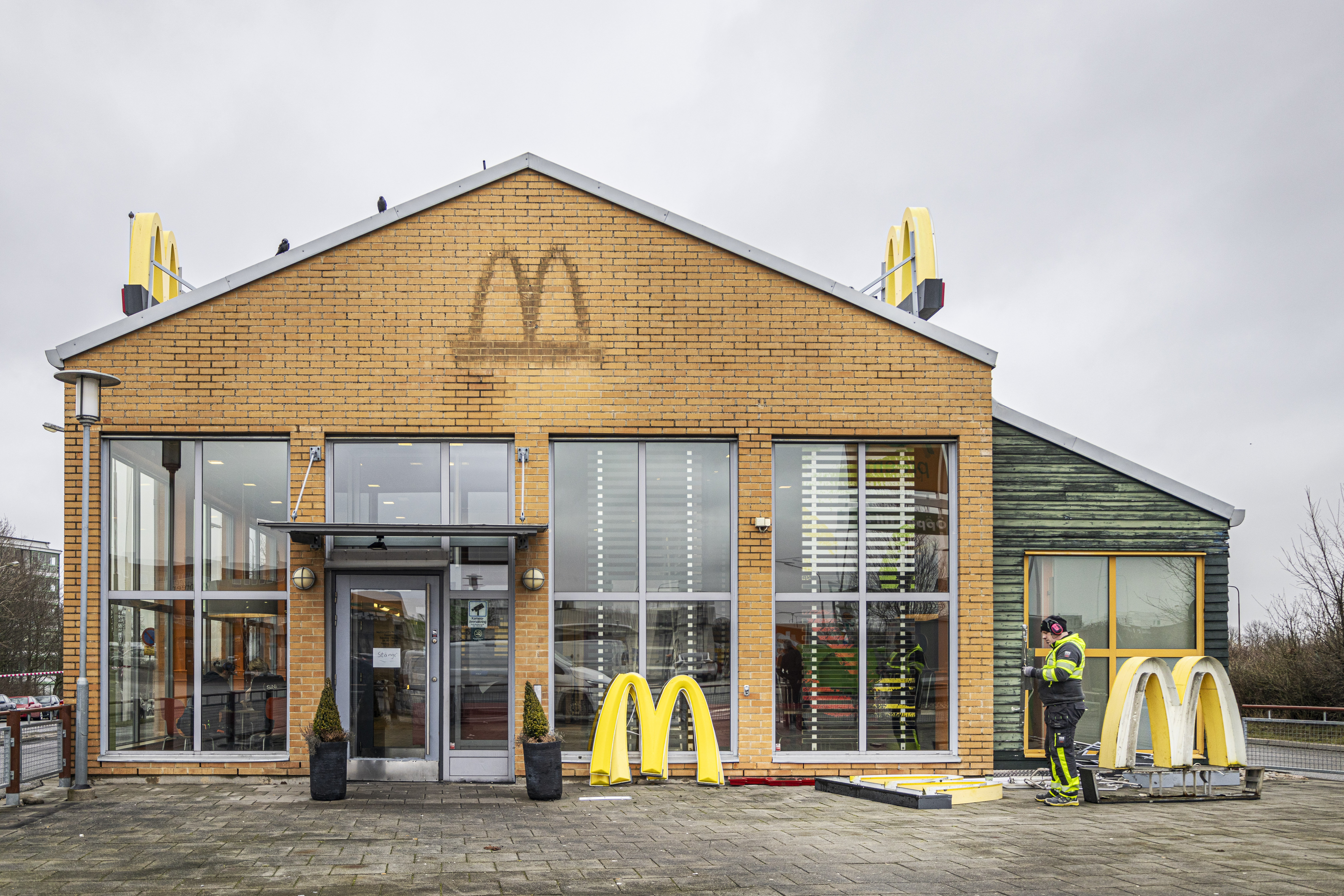 McDonald's på Rosengård har planerat att stänga i flera år. Nu florerar rykten om att det beror på en pågående bojkott. Rykten som McDonald's tydligt dementerar.