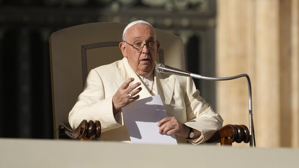 Påven vid sin veckoliga audiens på Sankt Peterstorget i Vatikanstaten. Bilden är tagen 22 november.