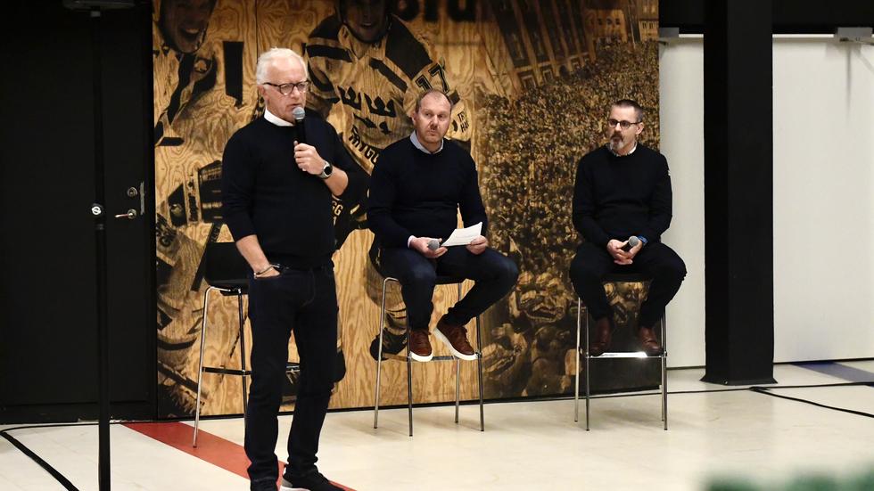 HV:s ordförande Anders Wilander, klubbdirektören Johan Lindbom och huvudtränaren Tommy Samuelsson svarade på frågor från medlemmarna.