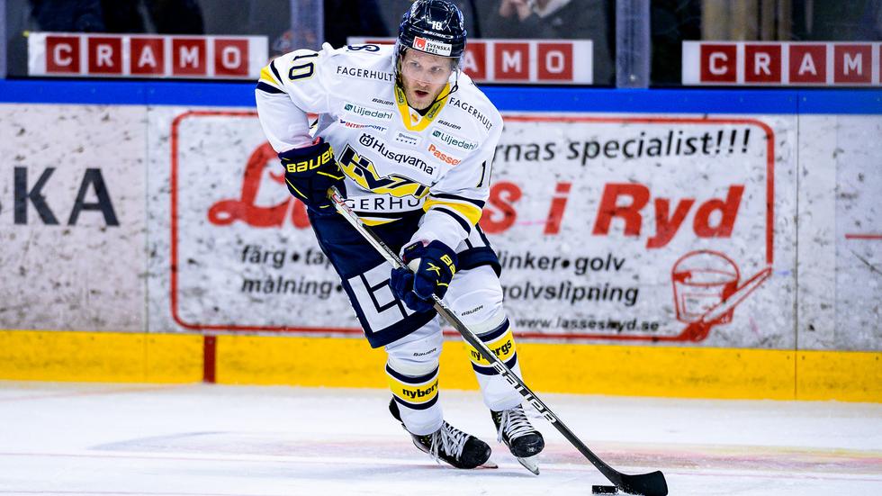 Jesper Thörnberg, inlånad från HC Dalen, sköt tre poäng till HV71 borta mot Almtuna. Foto: Jonas Ljungdahl/Bildbyrån