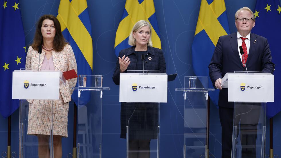 Utrikesminster Ann Linde (S), statsminister Magdalena Andersson (S) och försvarsminister Peter Hultqvist (S) håller pressträff med anledning av gasläckaget vid Nord Stream 1 och 2.