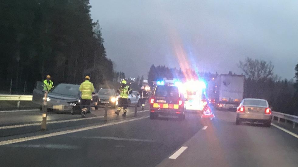 Olyckan inträffade i norrgående riktning och det blev långa köer från Jönköpingshållet mot Mullsjö.
