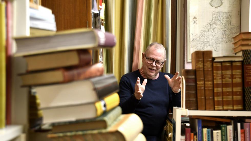 Trots varningar förverkligade Bengt-Inge Svensson sin dröm och öppnade ett antikvariat. Nu firar Lectura 25-årsjubileum.