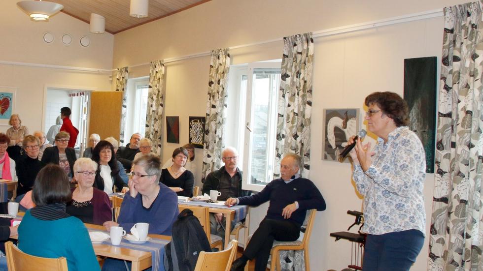 Föreningen Karin Bergöö Larssons vänner bjöd på lördagen in Helle Klein till sitt uppmärksammande av internationella kvinnodagen.