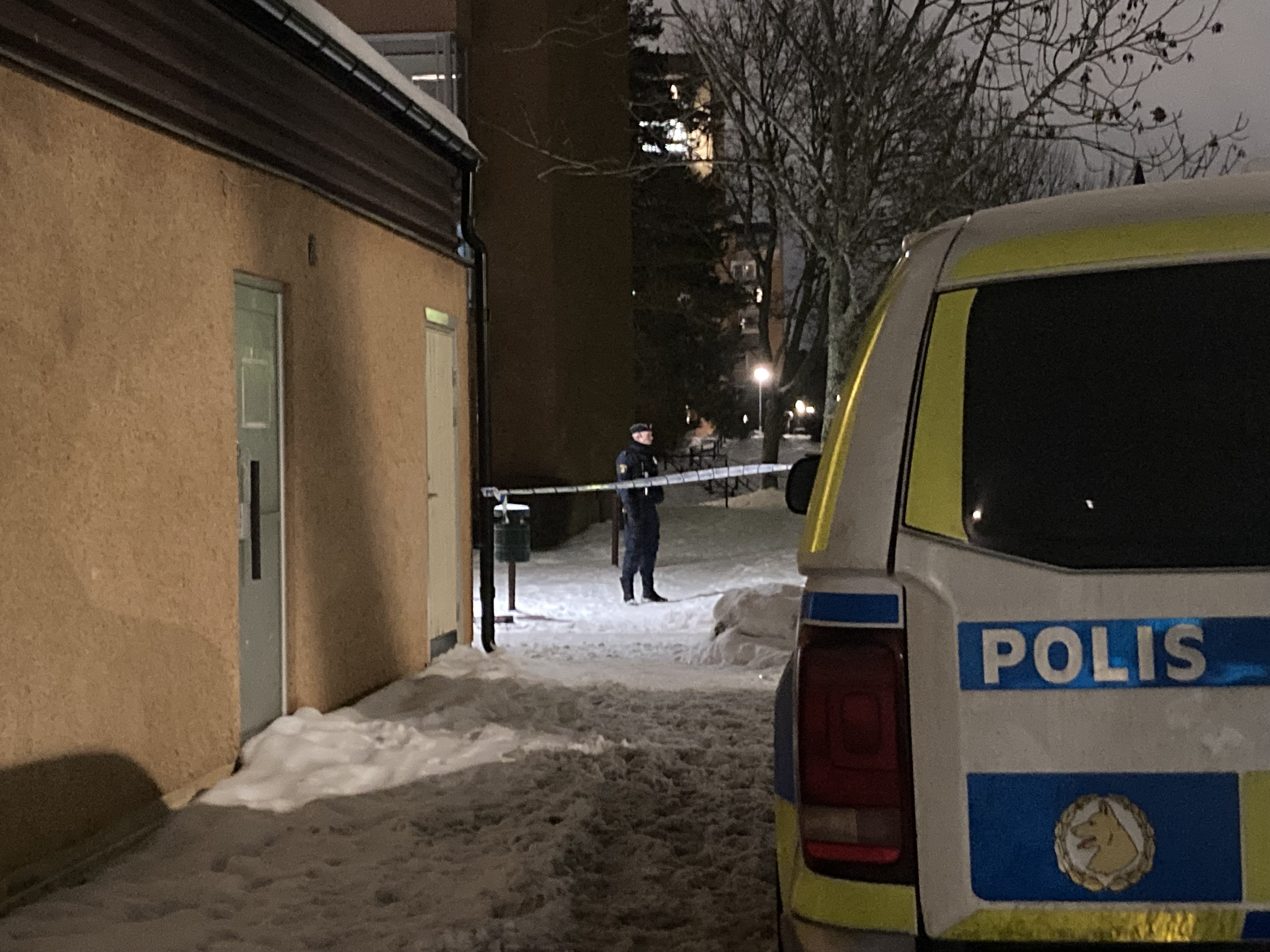 Skottlossning I Hovsjö – Tre Tonåringar Skjutna – LT