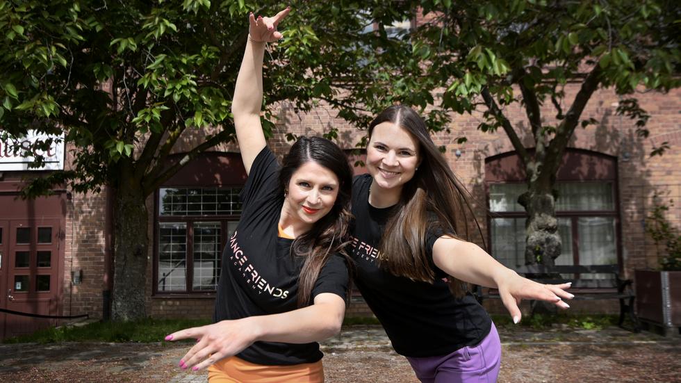 Danspedagogerna Violeta Kazic och Thea Bittkau Nasan öppnar den nya dansskolan Dance Friends Academy vid Tändsticksområdet.