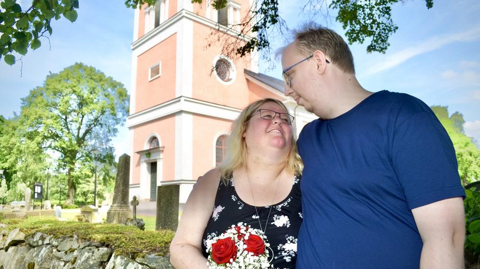 Charlotta och Björn ska gifta sig i Barkeryds kyrka. Här gifte sig även Charlottas föräldrar och församlingen är hennes hemförsamling.
