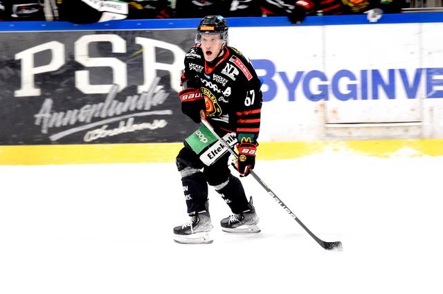 Skicklige forwarden Jesper Thörnberg var glödhet när HC Dalen besegrade Mariestad. Thörnberg sköt två av Dalens tre mål.