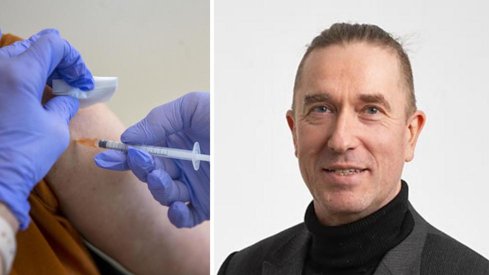 Regionens vaccinsamordnare Jonas Almgren berättar att vaccineringen går vidare i åldersgrupperna i fas 2. Nu uppmanas personer födda 1956 eller tidigare boka tid.