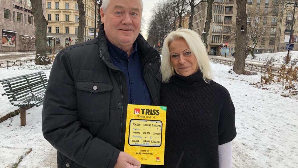 Tommy och Helena får dela på 250 000 kronor. FOTO: Svenska spel