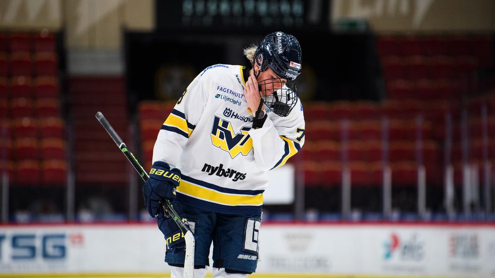 Elin Svensson och HV71 har fått en tung start på säsongen. Laget är efter 13 spelade omgångar jumbo i SDHL.