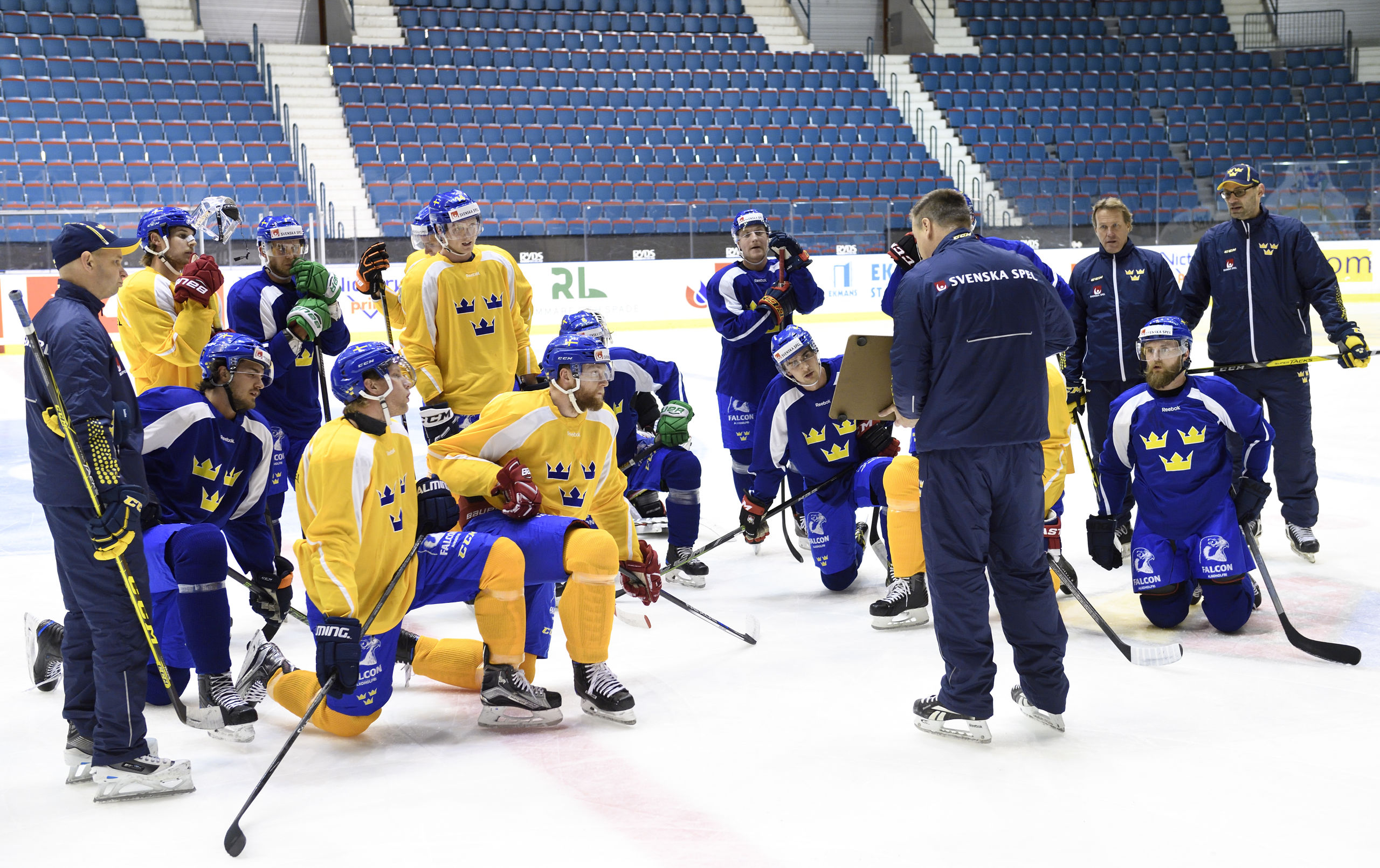 Här är spelarna som ska representera Tre Kronor i Karjala Cup se hela