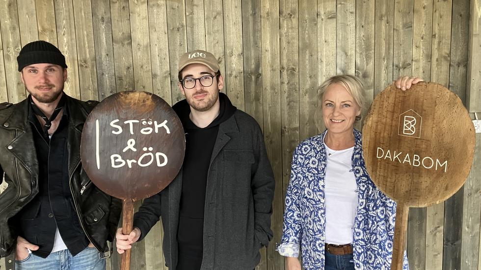 Den 13 maj börjar Christoffer Liljegren och Vallmir Rakipi på Stök & Bröd att servera enklare mat hos Karin Sjöqvist på Dakabom i Norrahammar. 