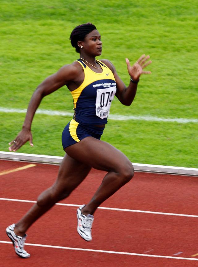 Anneisha McLaughlin vann 200 meter på nytt banrekord – 22,63. Hon är givetvis från Jamaica.