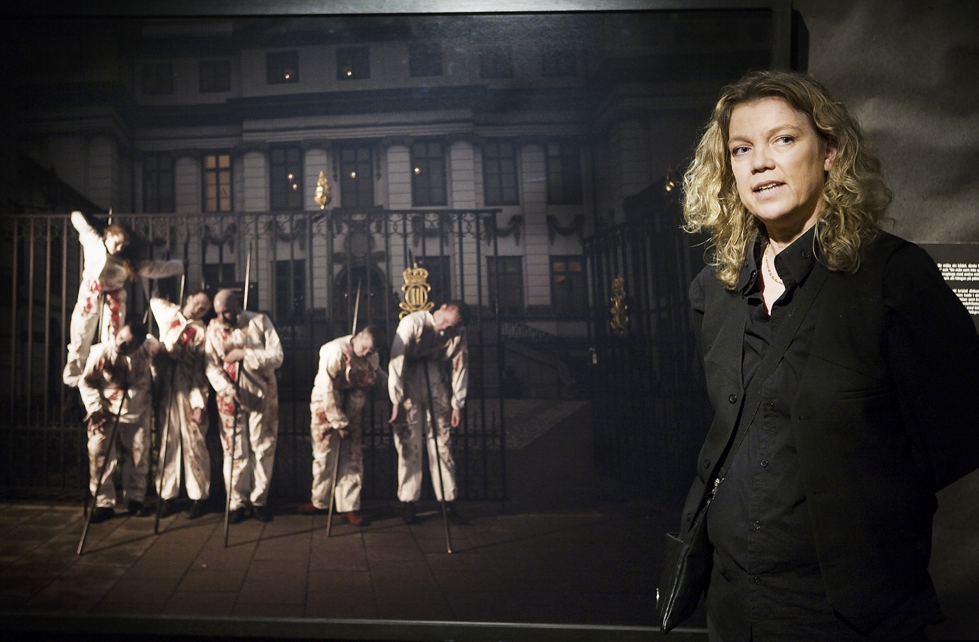 2008 kom Elisabeth Ohlson Wallin med sin utställning ”In hate we trust” till Södertälje och Konsthallen.