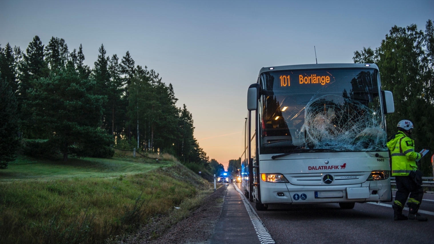 Bussolycka vid Rembo - föraren till sjukhus – Avesta Tidning