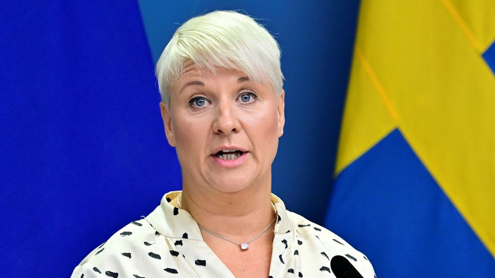 Anna Tenje: ”Regeringen tänker inte lämna bidragsberoende människor åt sitt öde”