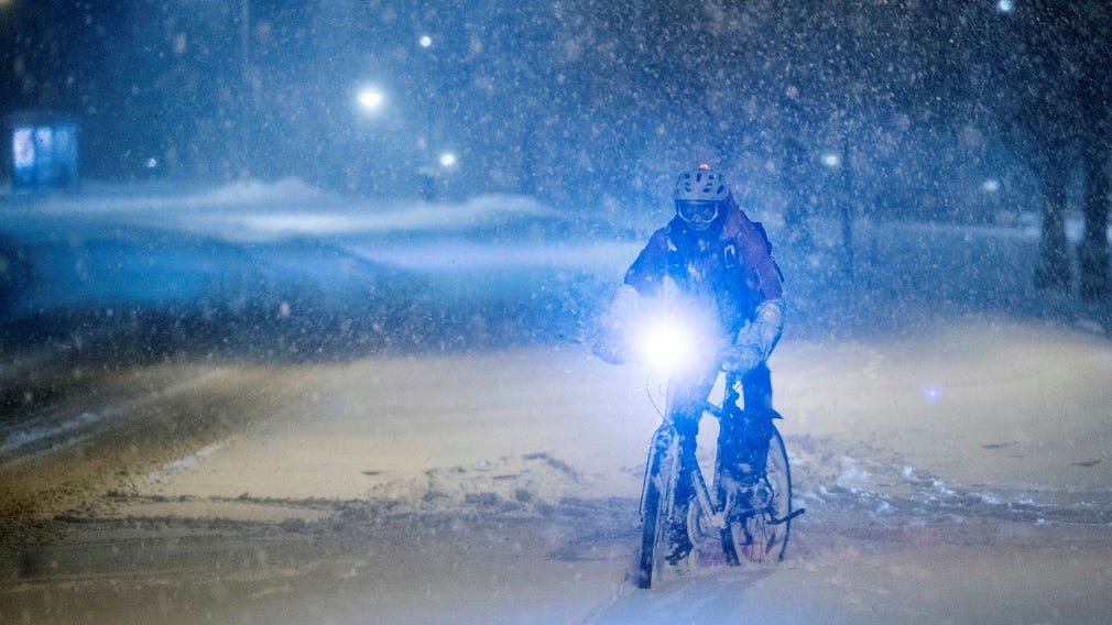 Snöfall i Sundsvall under onsdagskvällen.