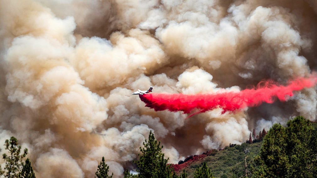 Klimatkrisen driver fram värmeböljor och skogsbränder, som här i Kalifornien.