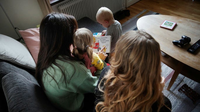 Svensk familjepolitik är en lyx som föräldrar i många andra länder bara kan drömma om, menar insändarskribenten.
