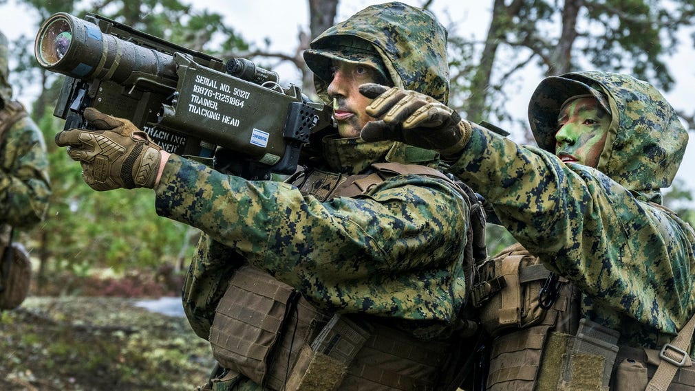 Amerikanska marinkårsoldater med luftvärnsroboten Stinger övar i Stockholms skärgård