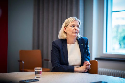 Socialdemokraterna har haft den mest negativa opinionskurvan medan väljarnas förtroende för Magdalena Andersson har minskat.