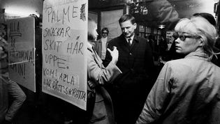 Utbildningsminister Olof Palme vid kårhusockupationen 1968.