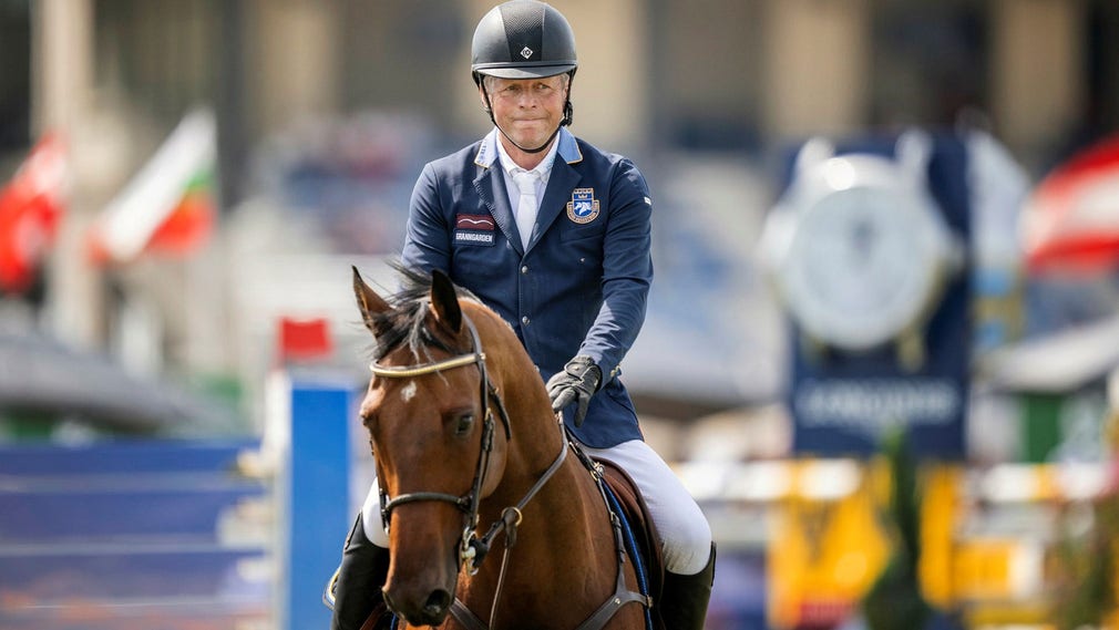 Jens Fredricson och hästen Markan Cosmopolit ligger båda i hårdträning inför en eventuell OS-start i Paris.