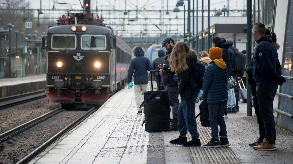 Sämsta tågpunktligheten någonsin – många obehöriga i spåren