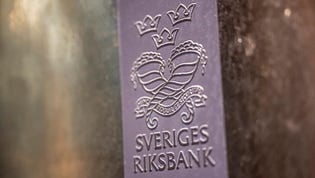 IMF varnar för att inte sänka styrräntan för tidigt, efter förra veckans besked från Riksbanken.