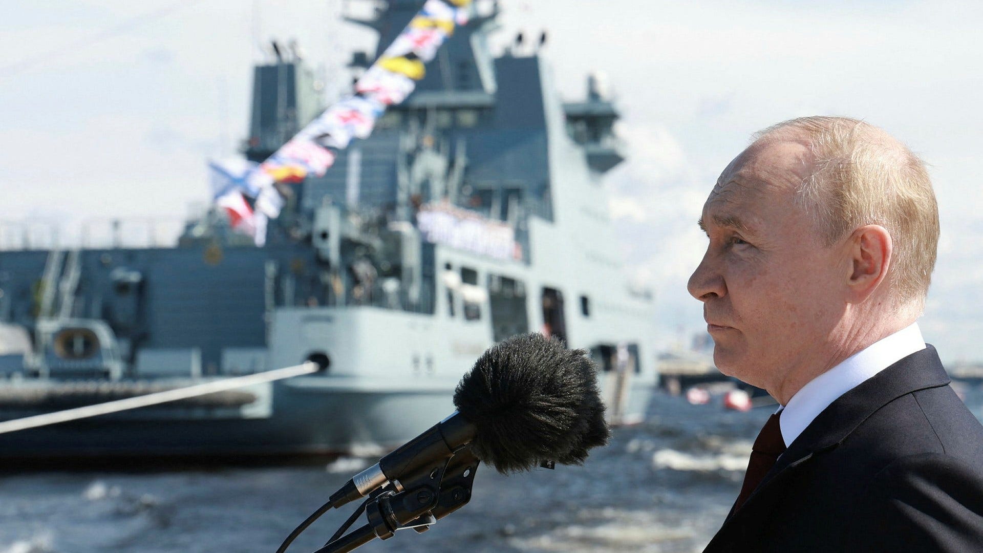 Record number of ships take part in Russian naval parade in St. Petersburg