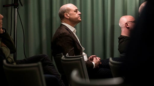 Fredrik Reinfeldt: ”Återigen: Jag fann det fullt naturligt och välkommet att det registrerades öppet hur vi röstade för Brasilien eller det europeiska budet (för VM 2027). Det tycker jag är jättebra. Så det är klart att jag förordar det – och gärna ihop med lösningen där vi inte varje gång behöver flyga över hela världen.”