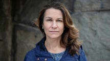 Åsa Erlandsson är specialreporter på Dagens Nyheter och författare. ”Drottninggatan” är hennes fjärde bok.