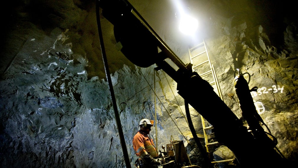 Gruvförespråkare menar att nationell gruvproduktion är central för att skapa jobb på landsbygden och minska beroendet av mineraler som produceras från odemokratiska länder med bristande miljölagstiftning, skriver Nils Johansson.