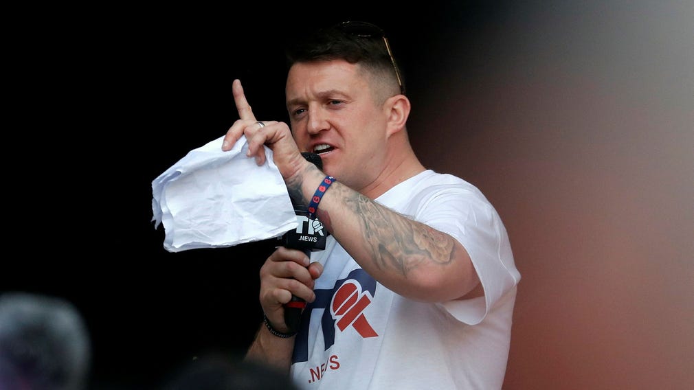 Den brittiske högerextremisten Tommy Robinson.