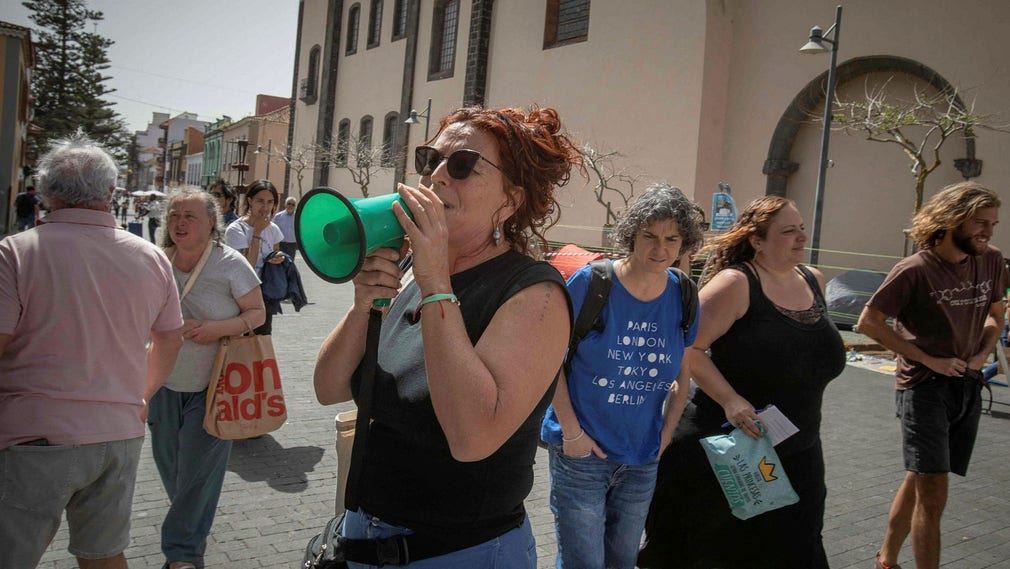 Demonstranter från rörelsen Canarias Se Agota protesterade i veckan mot bygget av ett nytt hotell och en badort på Teneriffa.