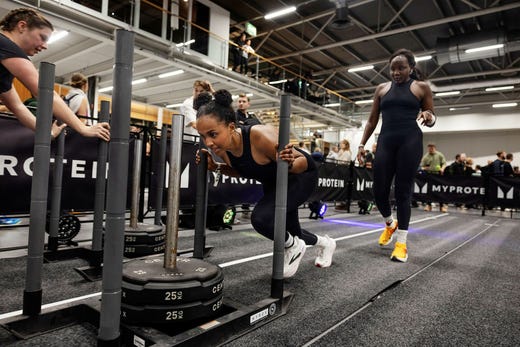 Fitnesstävlingen Hyrox, som testar både kondition och styrka, lockade 8 000 deltagare till Älvsjömässan.