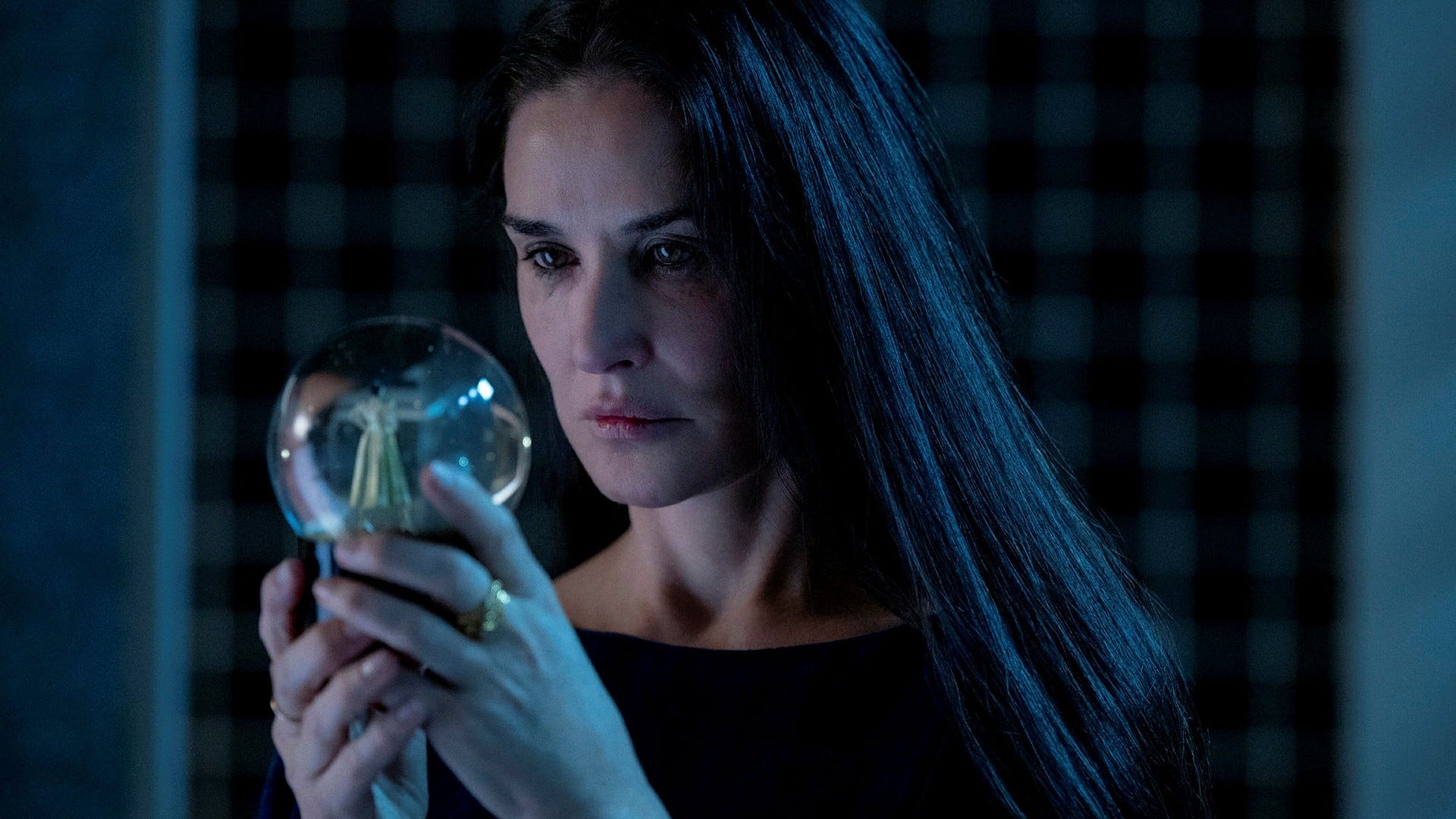 Demi Moore spelar huvudrollen Elizabeth Sparkle i â€The substanceâ€