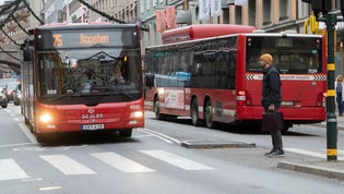 Busslinje 75 i Stockholm kan klara sig undan en nedläggning enligt ett nytt förslag.