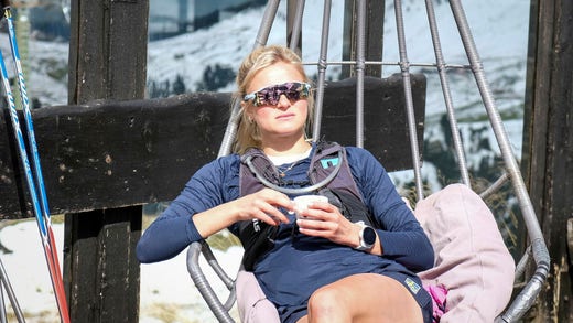 Frida Karlsson e le sciatrici della nazionale hanno visto al campo più neve del previsto.