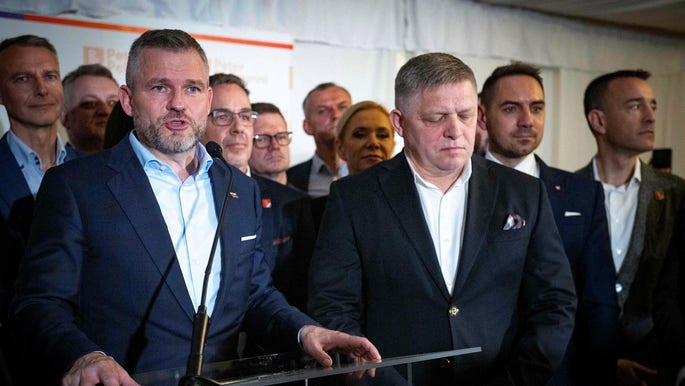 I lördags valdes Peter Pellegrini till president i Slovakien, partikamrat med den Putinvänlige premiärministern Robert Fico (till höger).