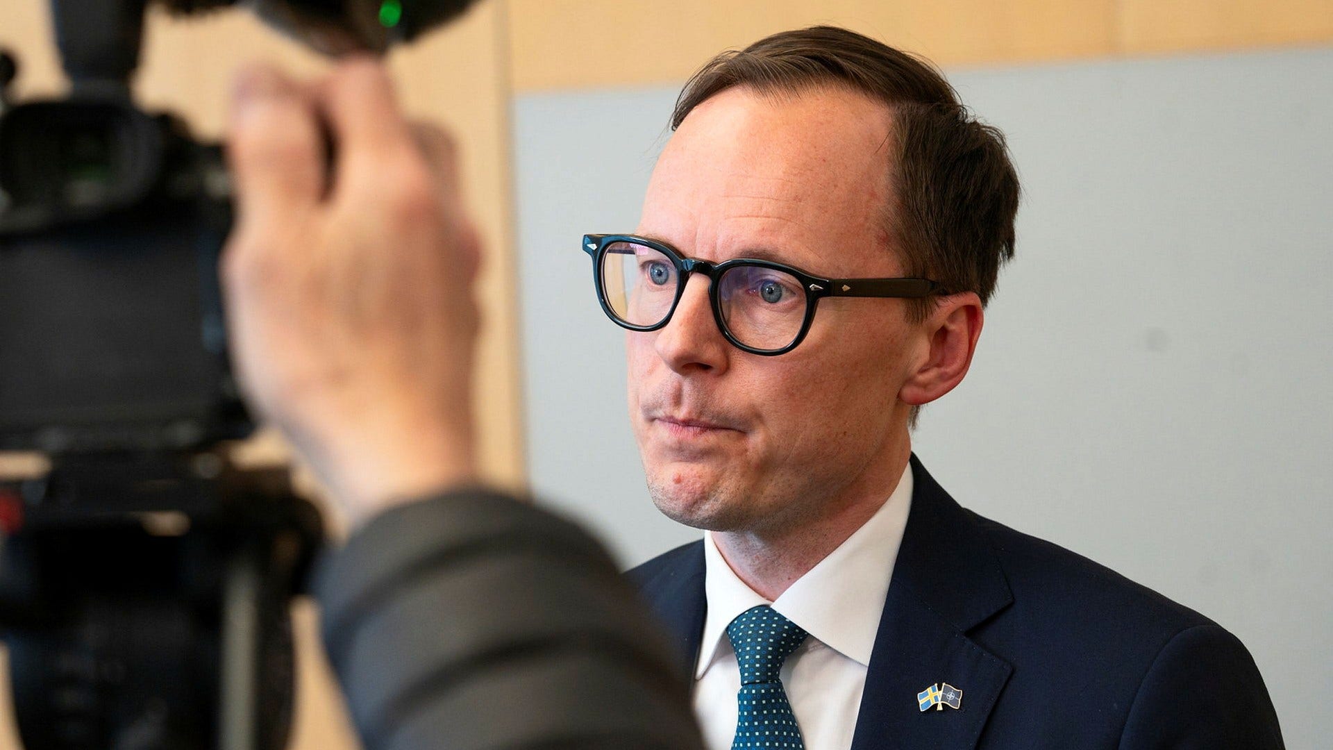 I ett öppet brev ställer insändarskribenten utbildningsminister Mats Persson (L) till svars.