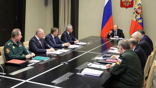 Lunedì il presidente Putin ha convocato un incontro di crisi per discutere la situazione nelle zone di confine dopo l'attacco terrestre ucraino.