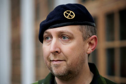 I tider av krig tenderar frekvensen av depression och självmord att minska avsevärt, säger David Bergman. Kanske just för att vi då ser mer till varandra för att klara av det yttre hotet.