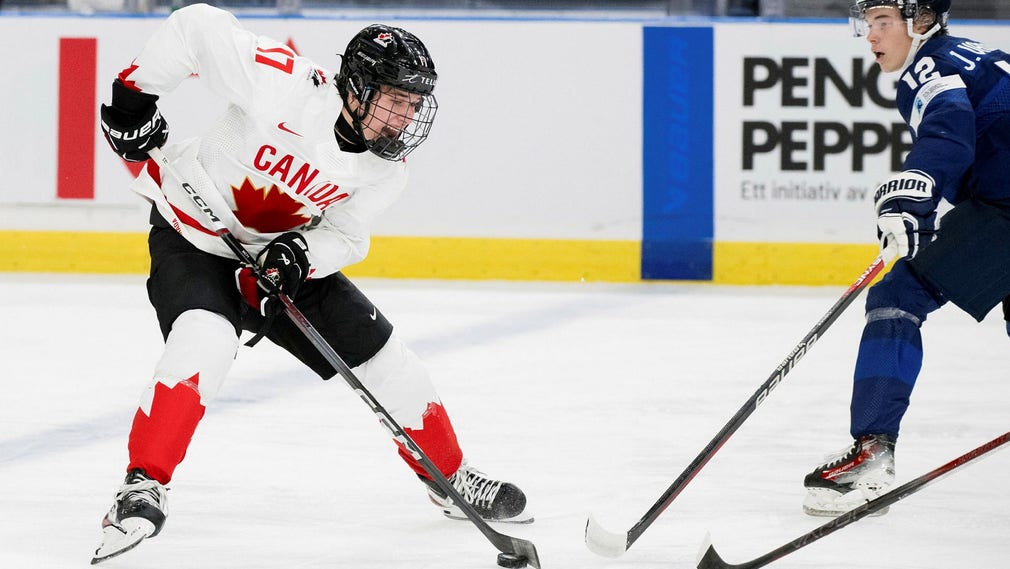 17-årige Macklin Celebrini gjorde Kanadas 3–1-mål.