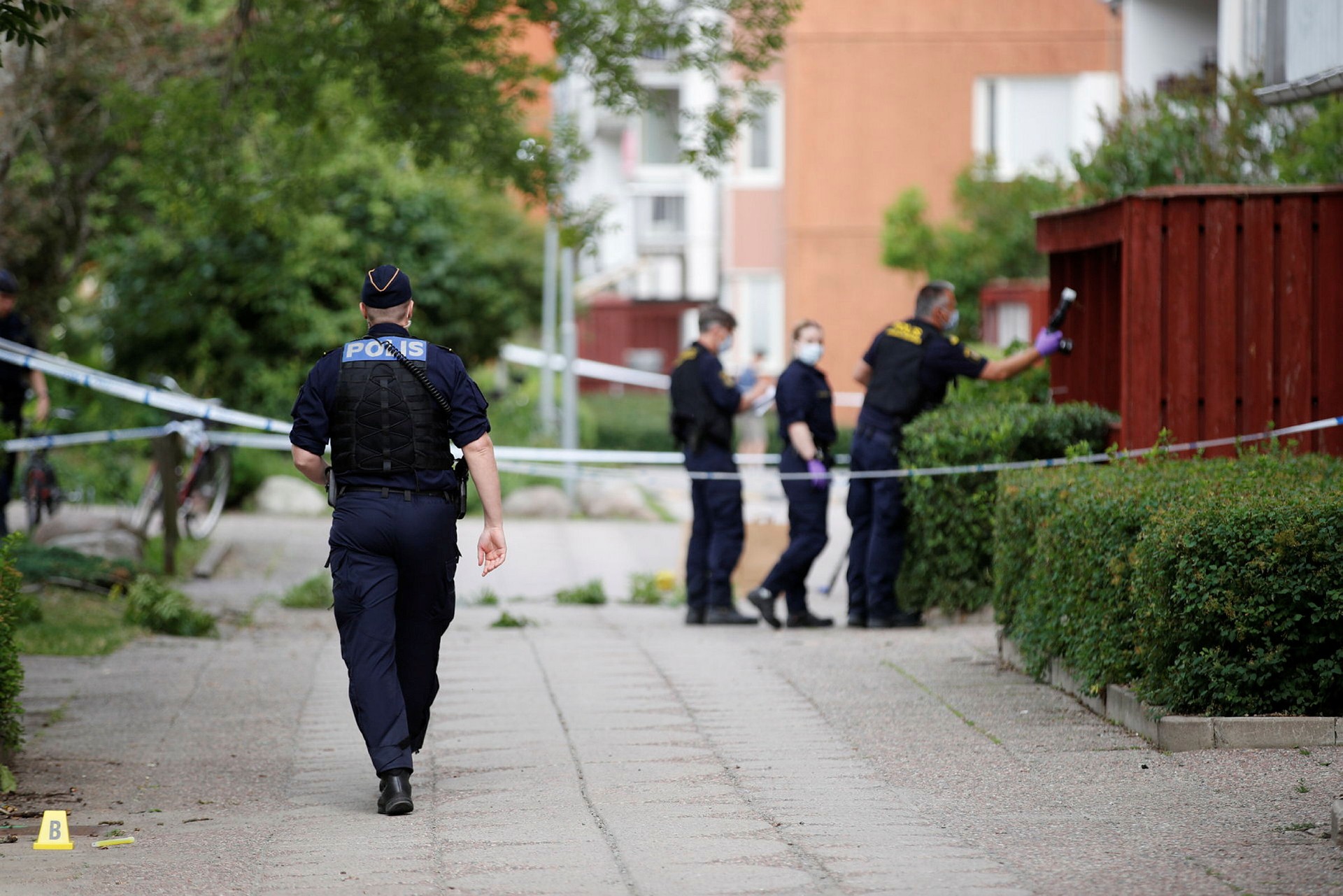 Skottlossning Mot Bostad I Akalla – En Person Skadad - DN.se