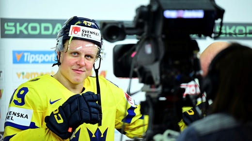 Fabian Zetterlund gjorde två mål på 17 sekunder när Sverige gick från 2–2 till 4–2-ledning mot Lettland.