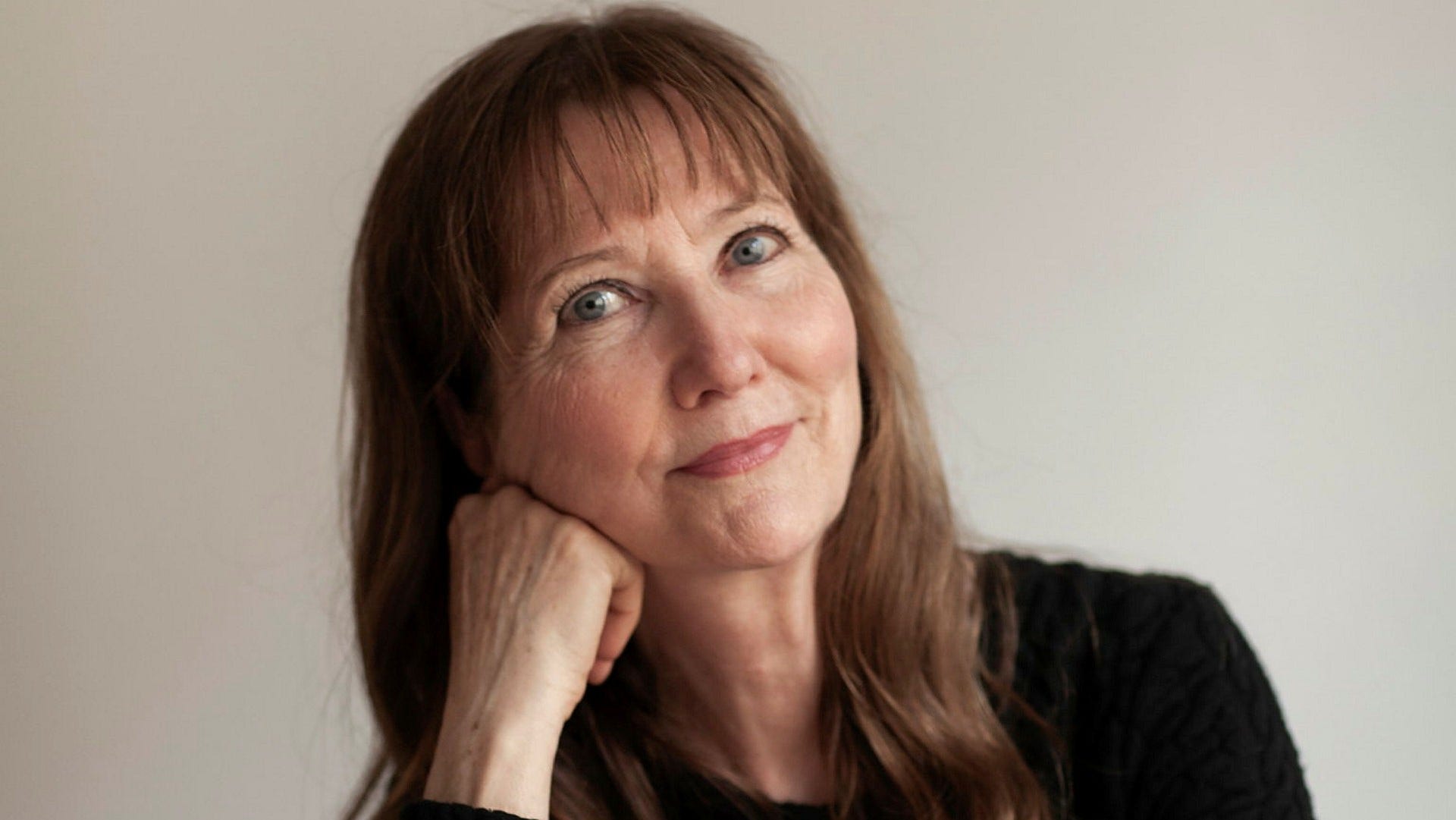 Madeleine Hessérus debuterade 1997 med novellsamlingen ”Inte vackrare än i Valparaíso”.