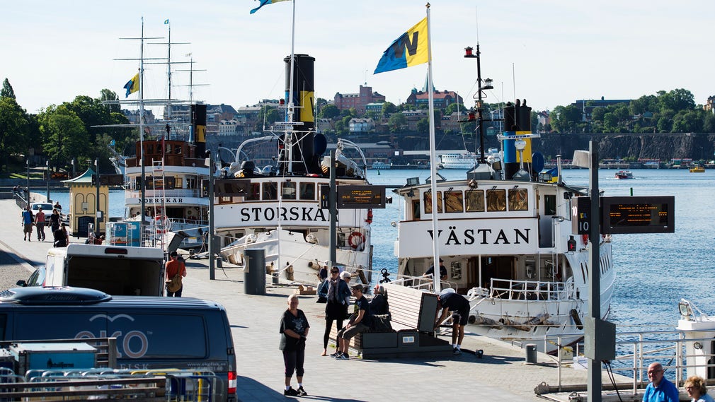 Waxholmsbolagets äldsta fartyg, ångfartygen Norrskär (1910), Storskär (1908) och det motoriserade fartyget Västan (1900), förtöjda vid Strömkajen 2016.