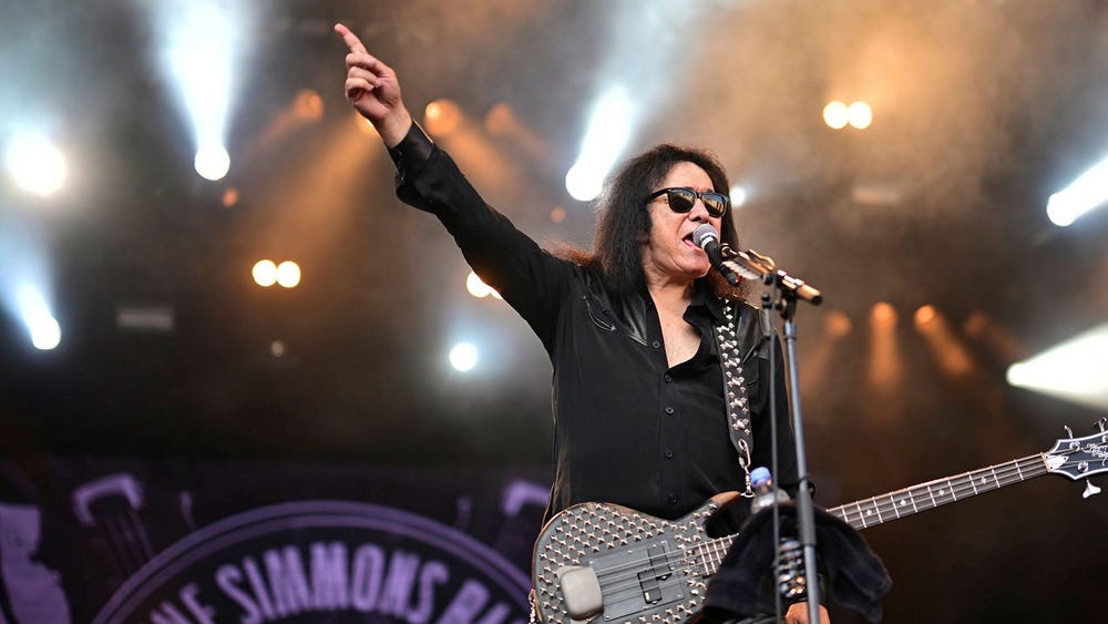 Gene Simmons säljer ”upplevelser” till fans